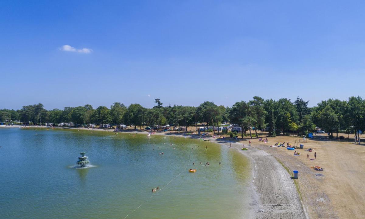 Vakantiepark De Bergen Wanroij - Safaritent Екстериор снимка