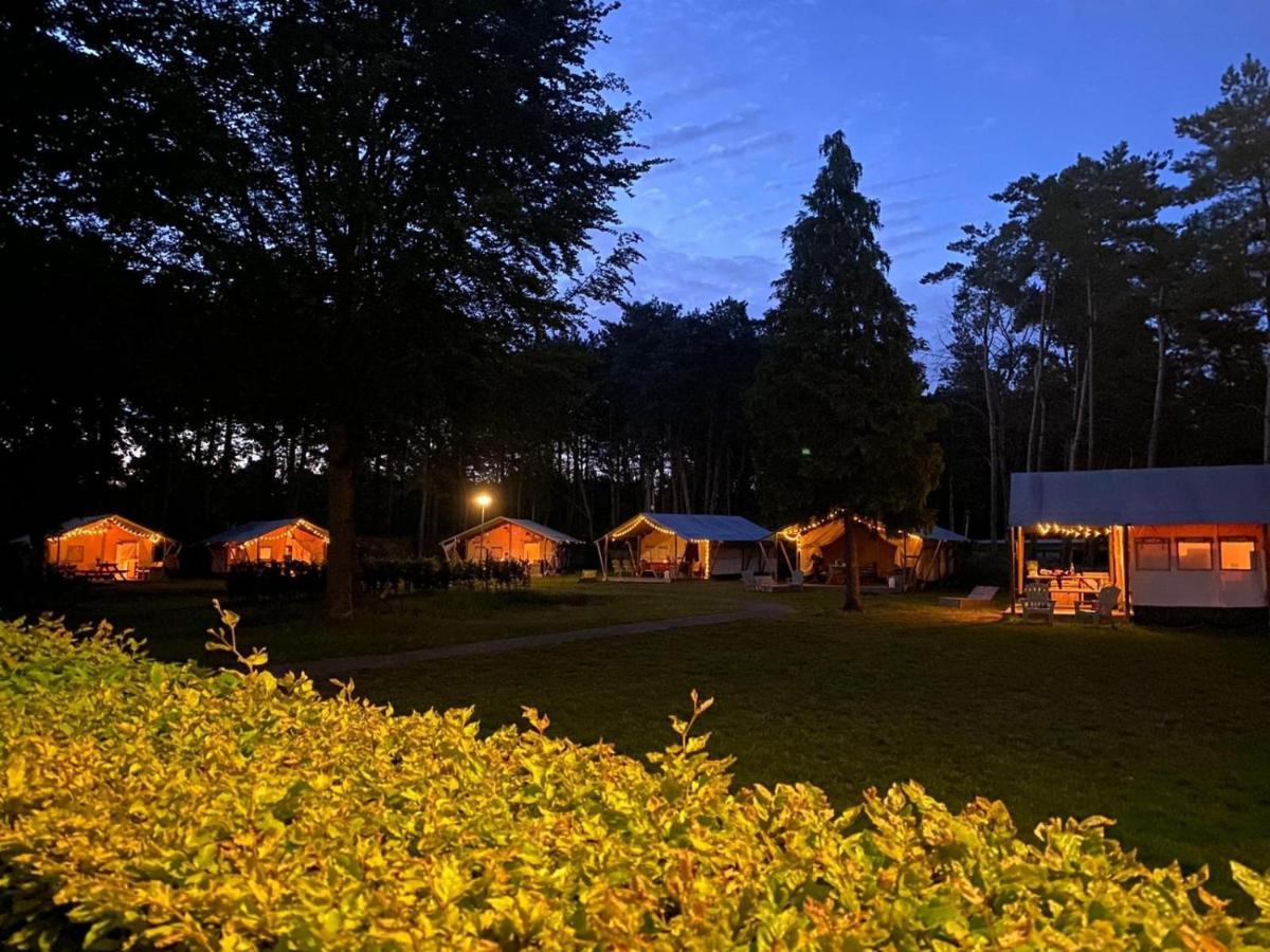 Vakantiepark De Bergen Wanroij - Safaritent Екстериор снимка